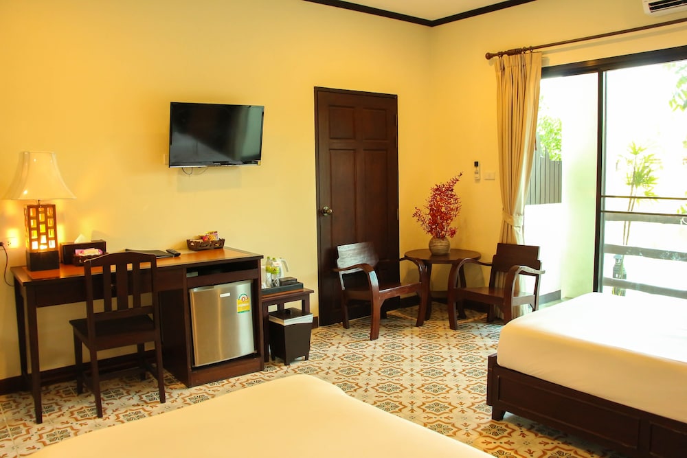 Horizon Village And Resort 25/72