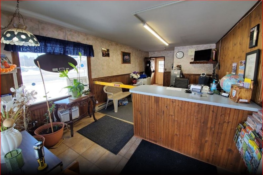 Love Hotels Tomahawk at Lake Mohawksin WI 3/49