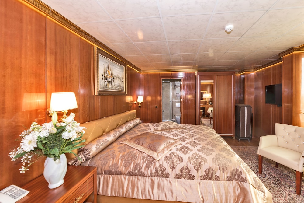 Cevheri S Hotel 6/53