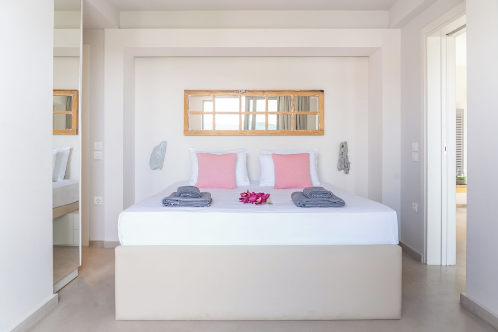 Core Luxury Suites 13/55