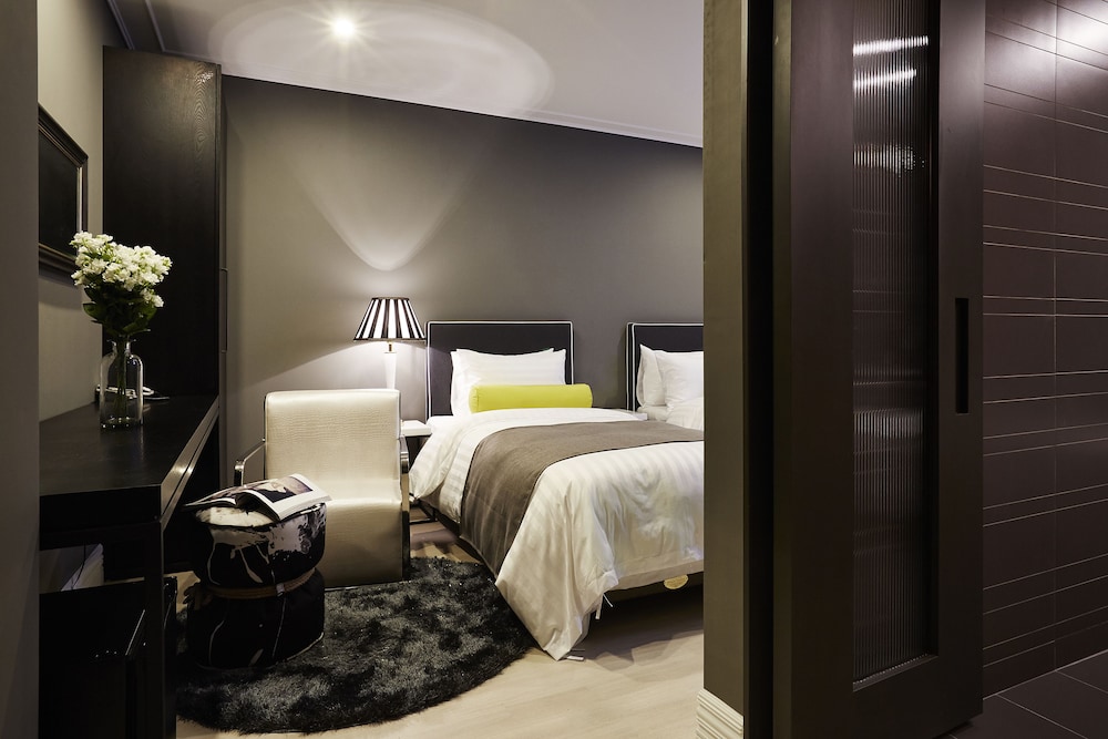 URBAN ISLAND HOTEL 28/28