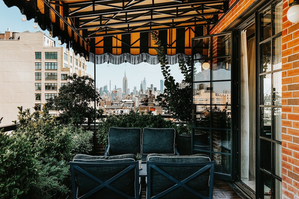 Soho Grand Hotel 37/73