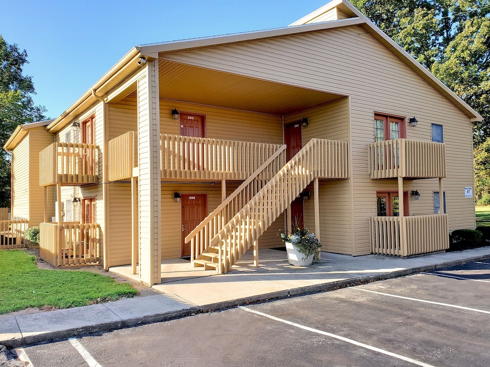 Americas Best Value Inn Suites St Marys 1/35