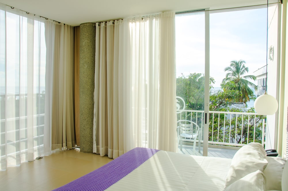 Santorini Hotel And Resort 51/87