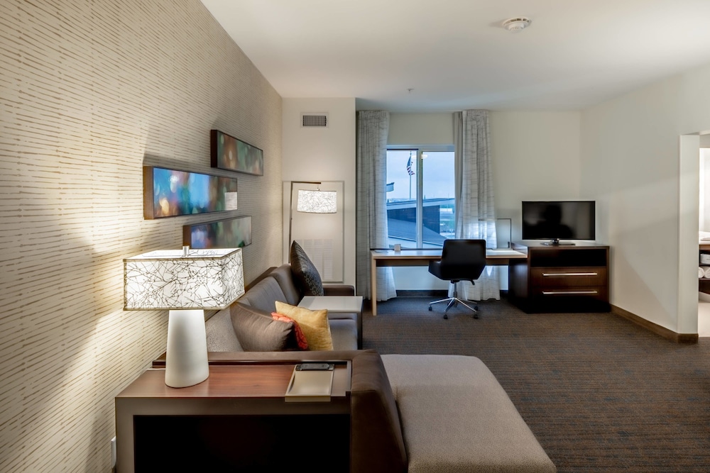 Residence Inn By Marriott Dallas At The Canyon 36/53