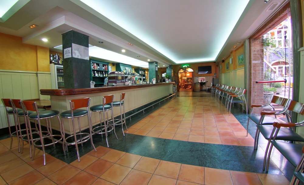Plaza Manjon Hotel 22/28