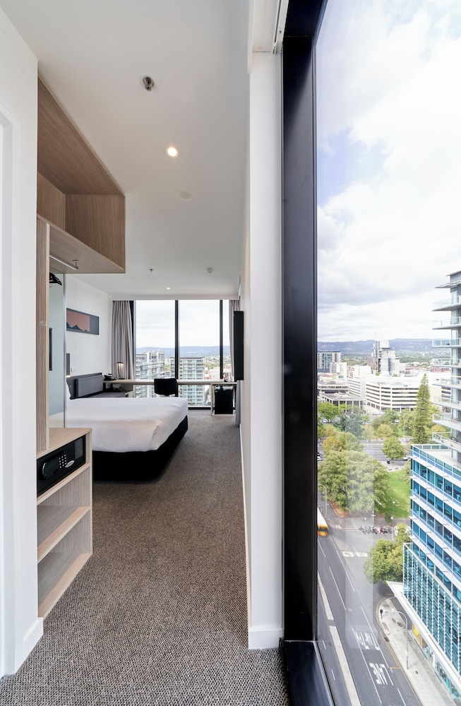 IBIS ADELAIDE 25/71