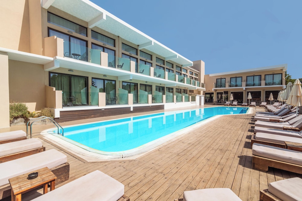 Selyria Resort 6/45