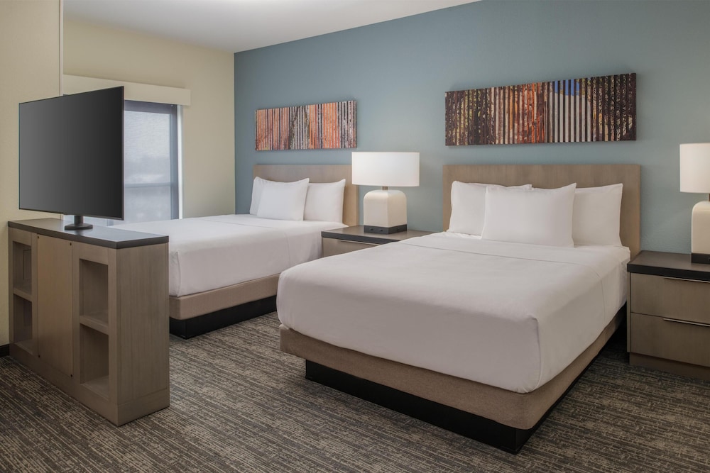Hyatt House Fresno/Campus Pointe 4/50