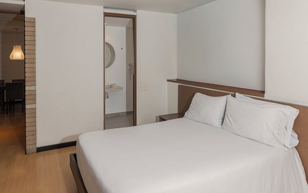 2 BEDROOMS, FAMILY SUITE