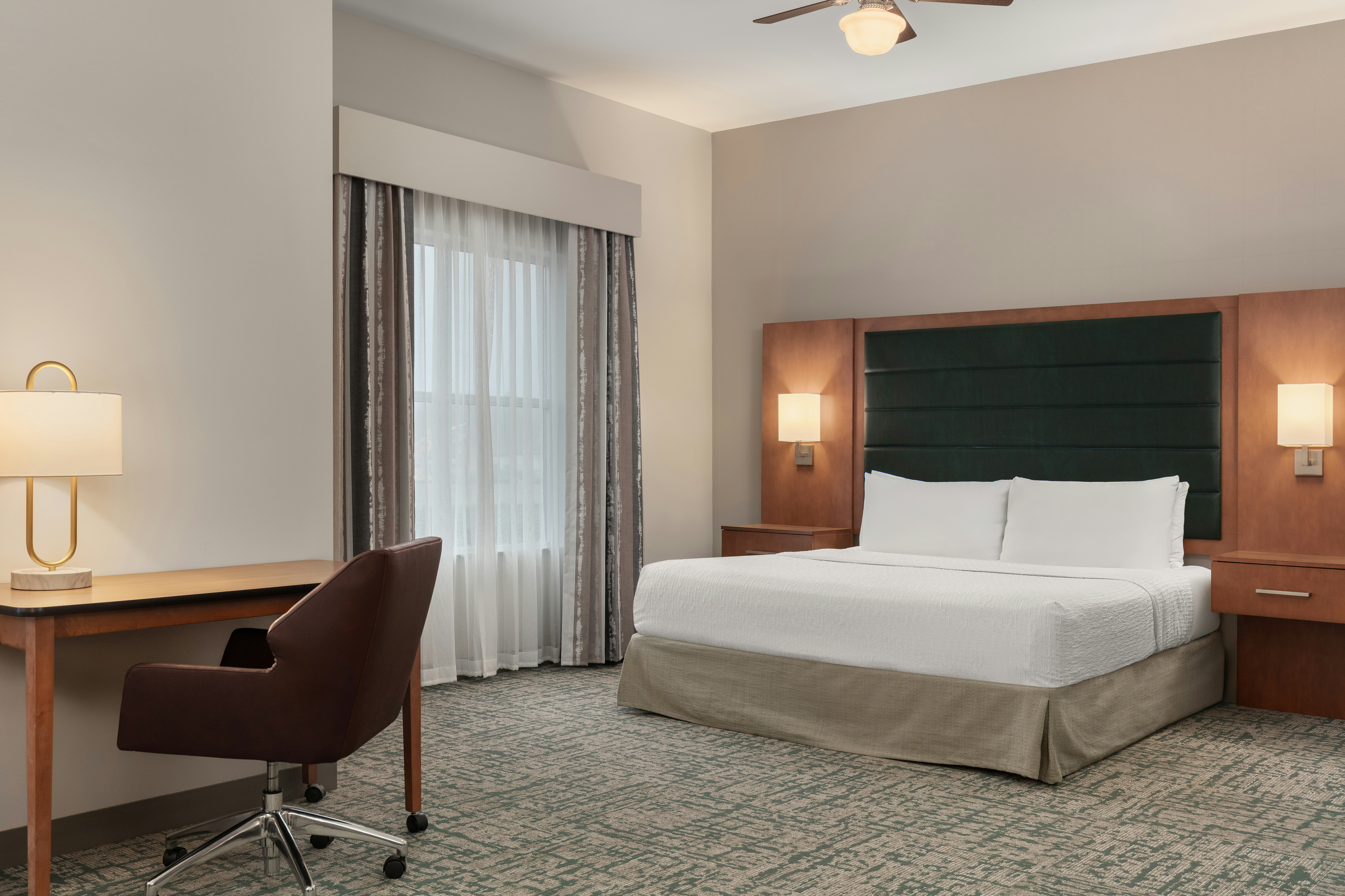 STUDIO, KING BED, ACCESSIBLE
