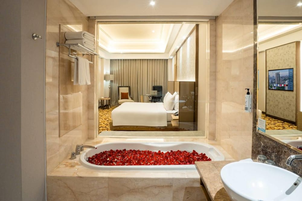 غرفة ديلوكس بسريرين منفصلين للمدخنين، Wyndham Surabaya City Centre 7/7