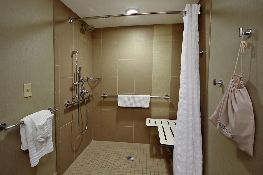 DoubleTree by Hilton Hotel Newark Ohio 19/65