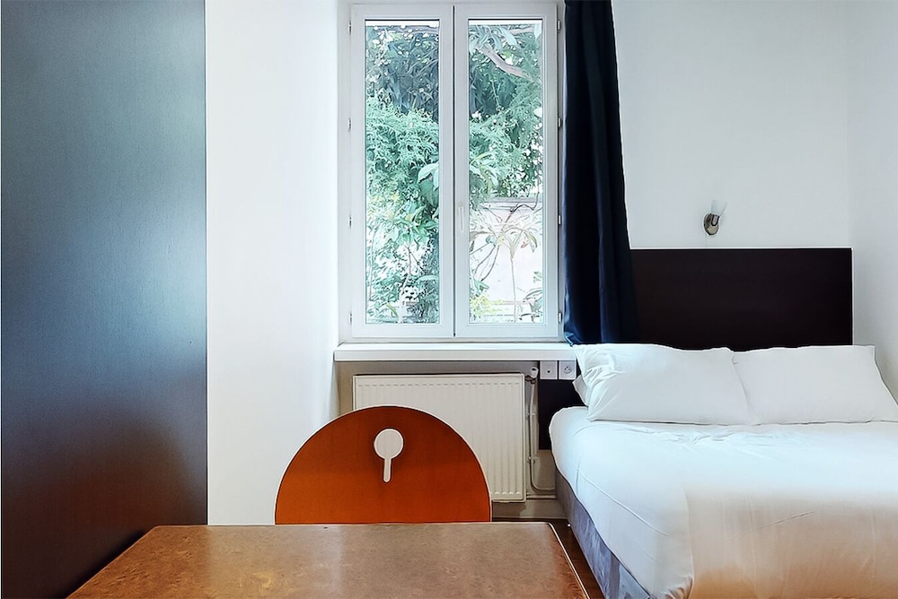 Hôtel De Ménilmontant 6/69
