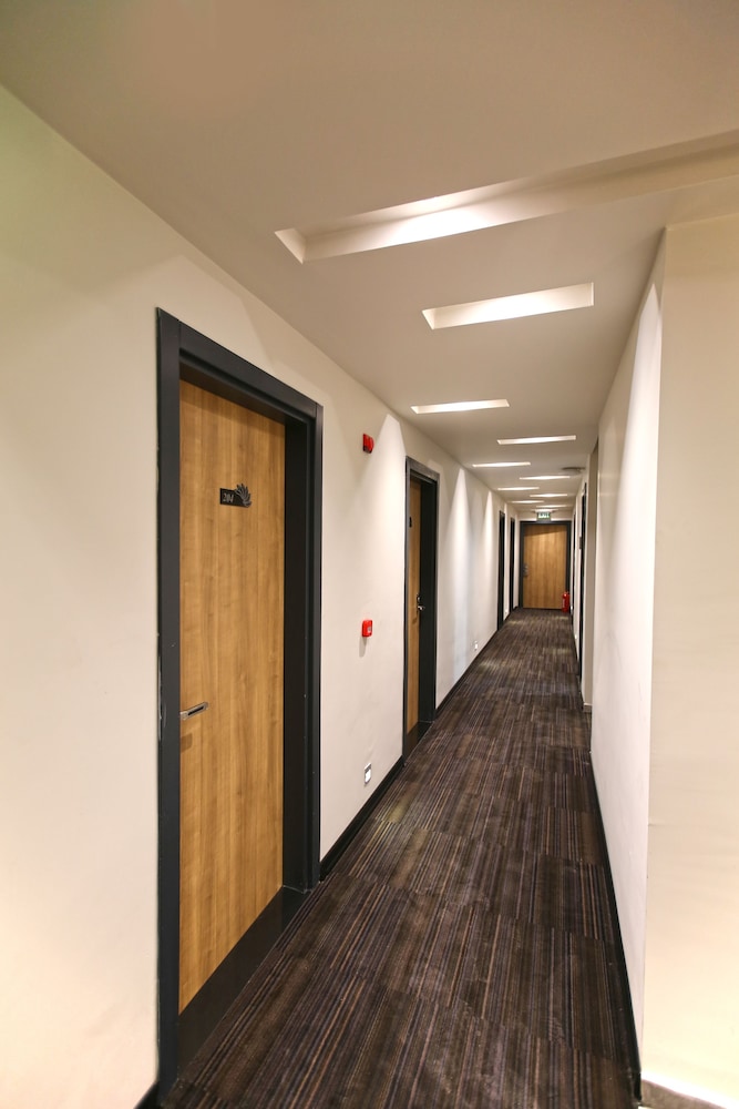 KALEVERA HOTEL 16/25