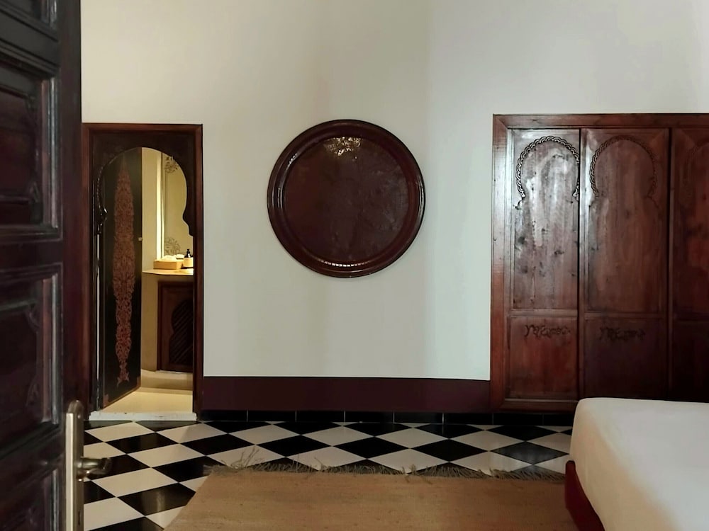 Riad Yakimour 7/48