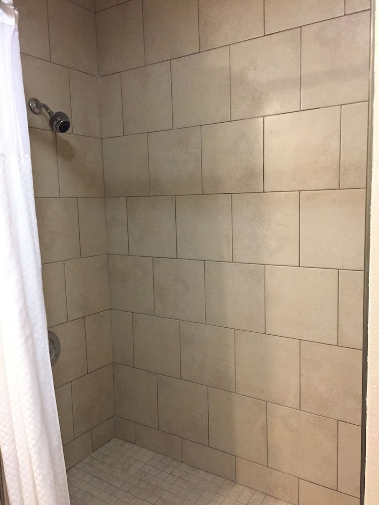 Quality Inn Portland Airport PDX OR 13/34