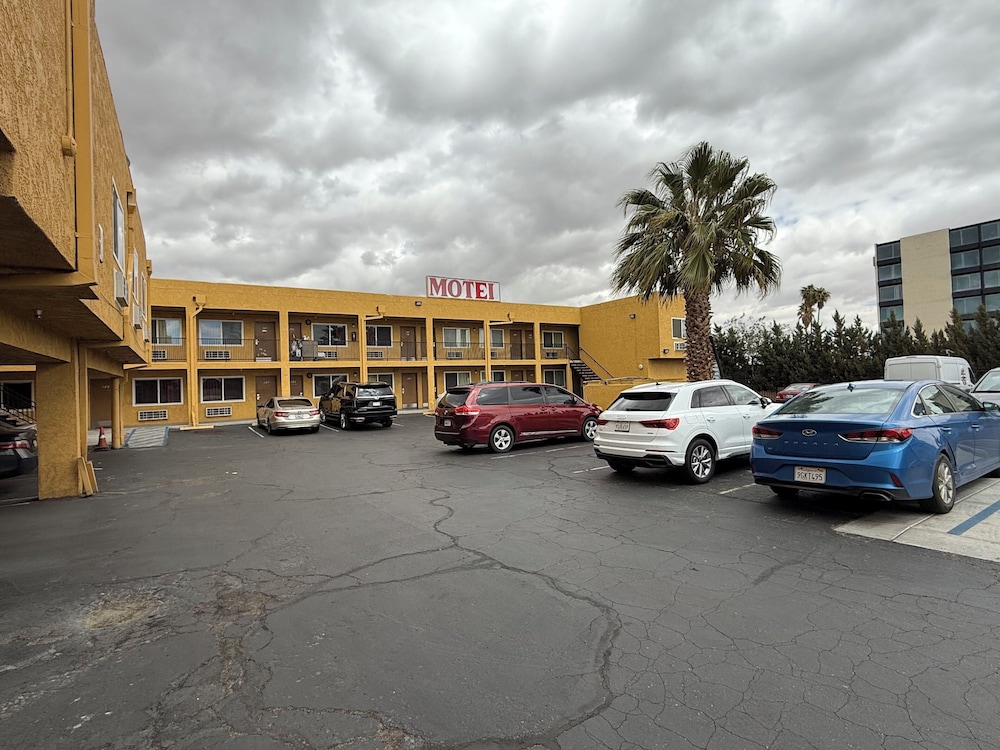 New Budget Inn 35/44