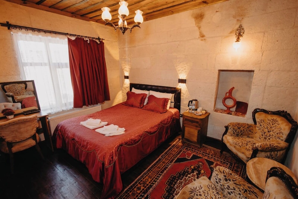 Amor Cave House 10/50