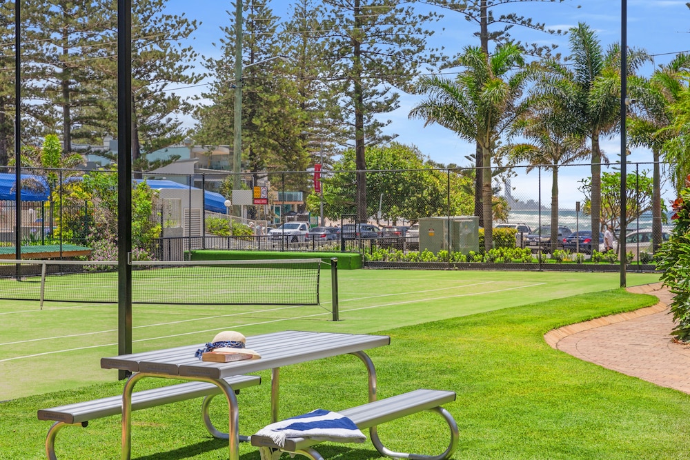 Burleigh Beach Tower 27/49