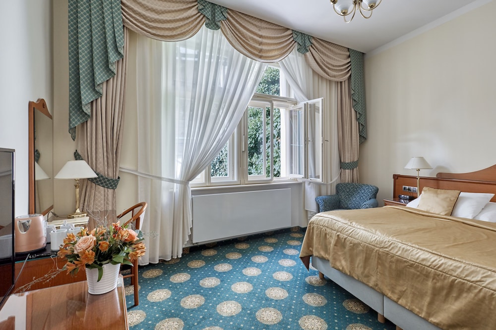 3 BEDROOMS, FAMILY, APARTMENT