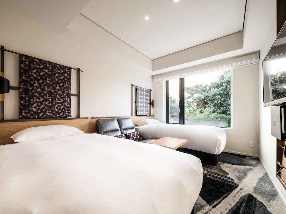 MODERATE, TWIN BEDS