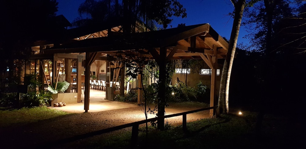 Mocona Virgin Lodge By Don 3/36