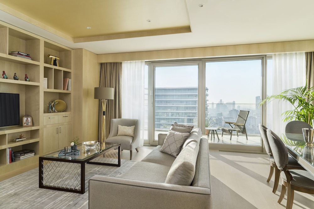 RAFFLES ISTANBUL 45/68