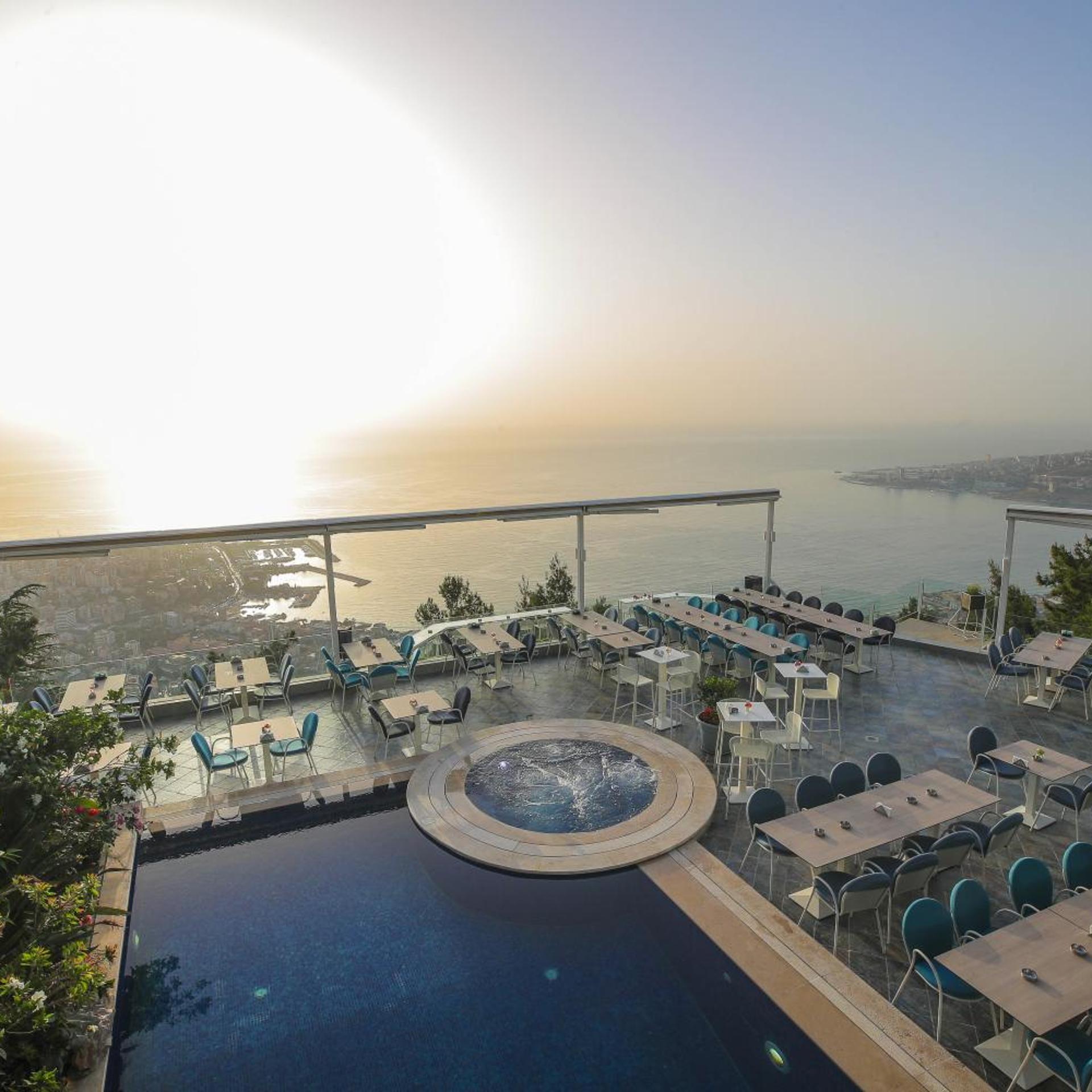 Bay Lodge Boutique Hotel 48/50
