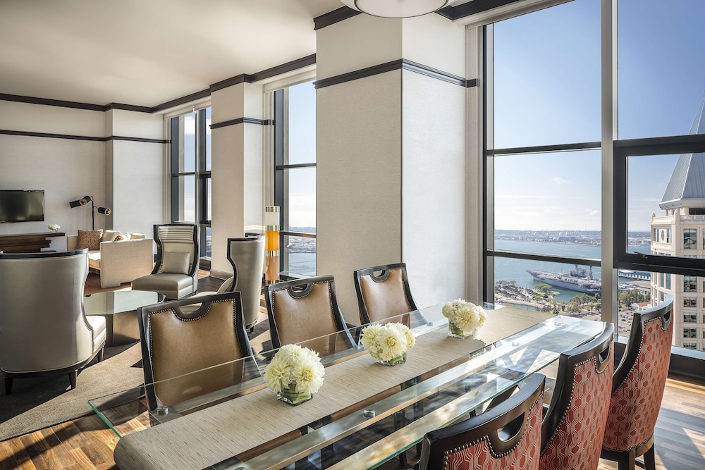 Manchester Grand Hyatt San Diego 45/70