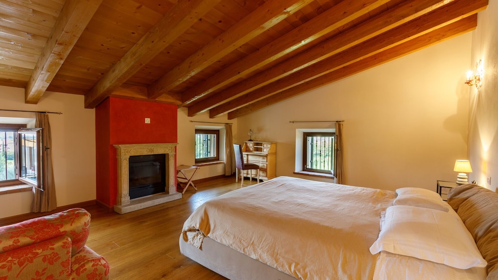 La Fonte Degli Dei Wine Relais - Adults Only 5/50