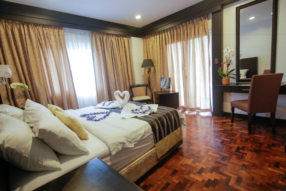 Forest Crest Nature Hotel and Resort Powered by ASTON (ex Chateau Royale Sports and Country Club) 27/77