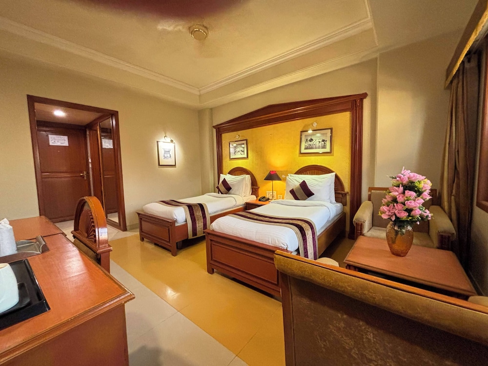 HOTEL PRADEEP 20/55