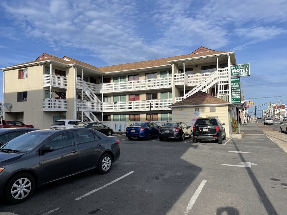 Sea Palace Motel 76/94