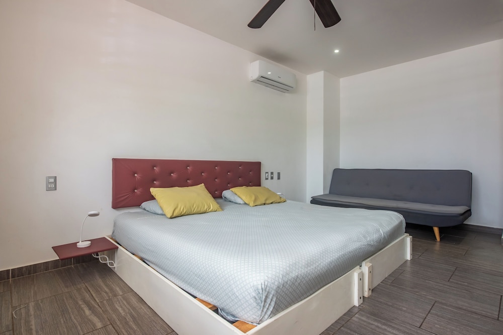 Iris Studios & Apartments 6/30