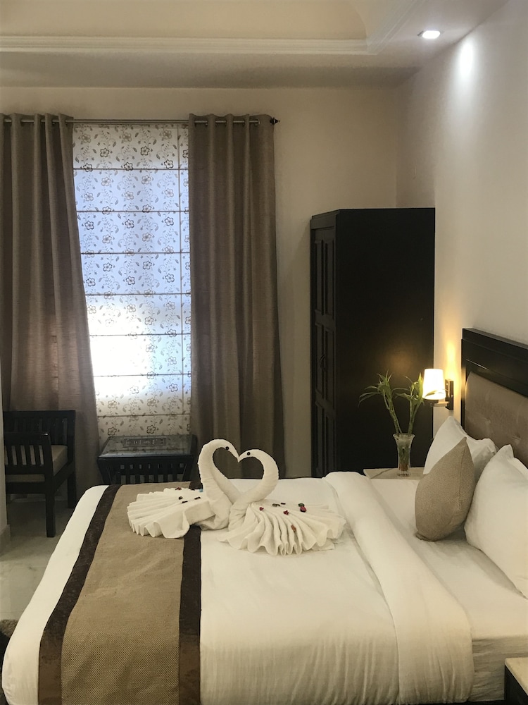 Hotel Bahia Heights 7/28