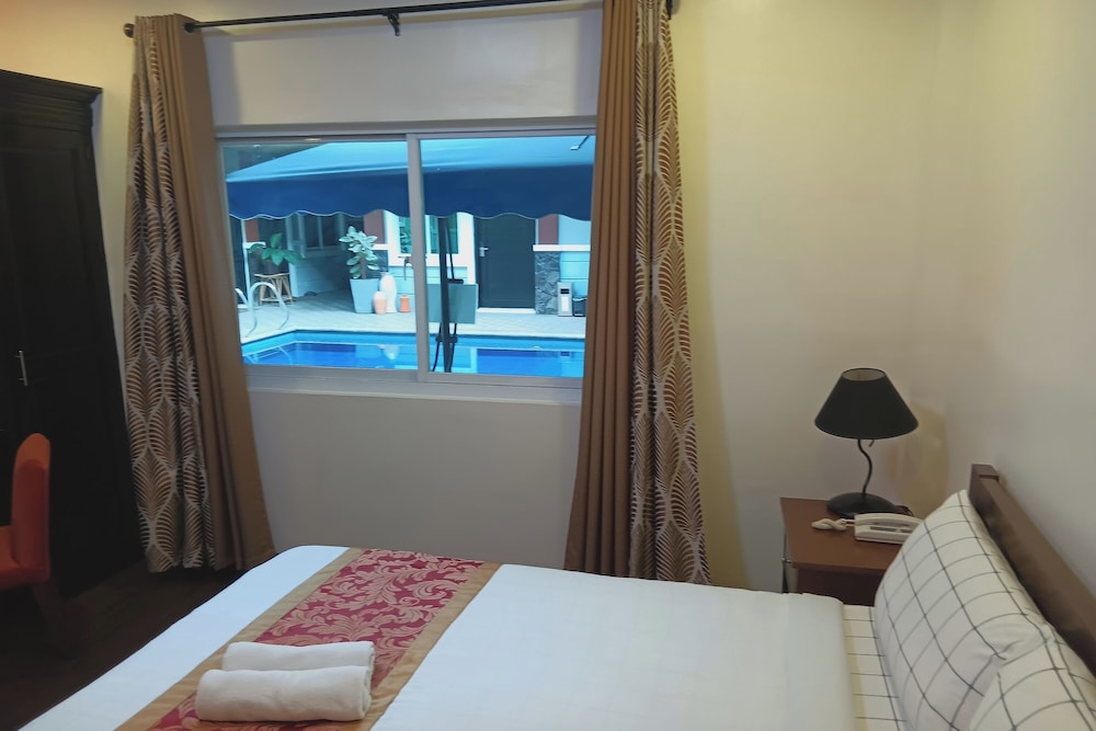CONDO, SUITE, QUEEN BED