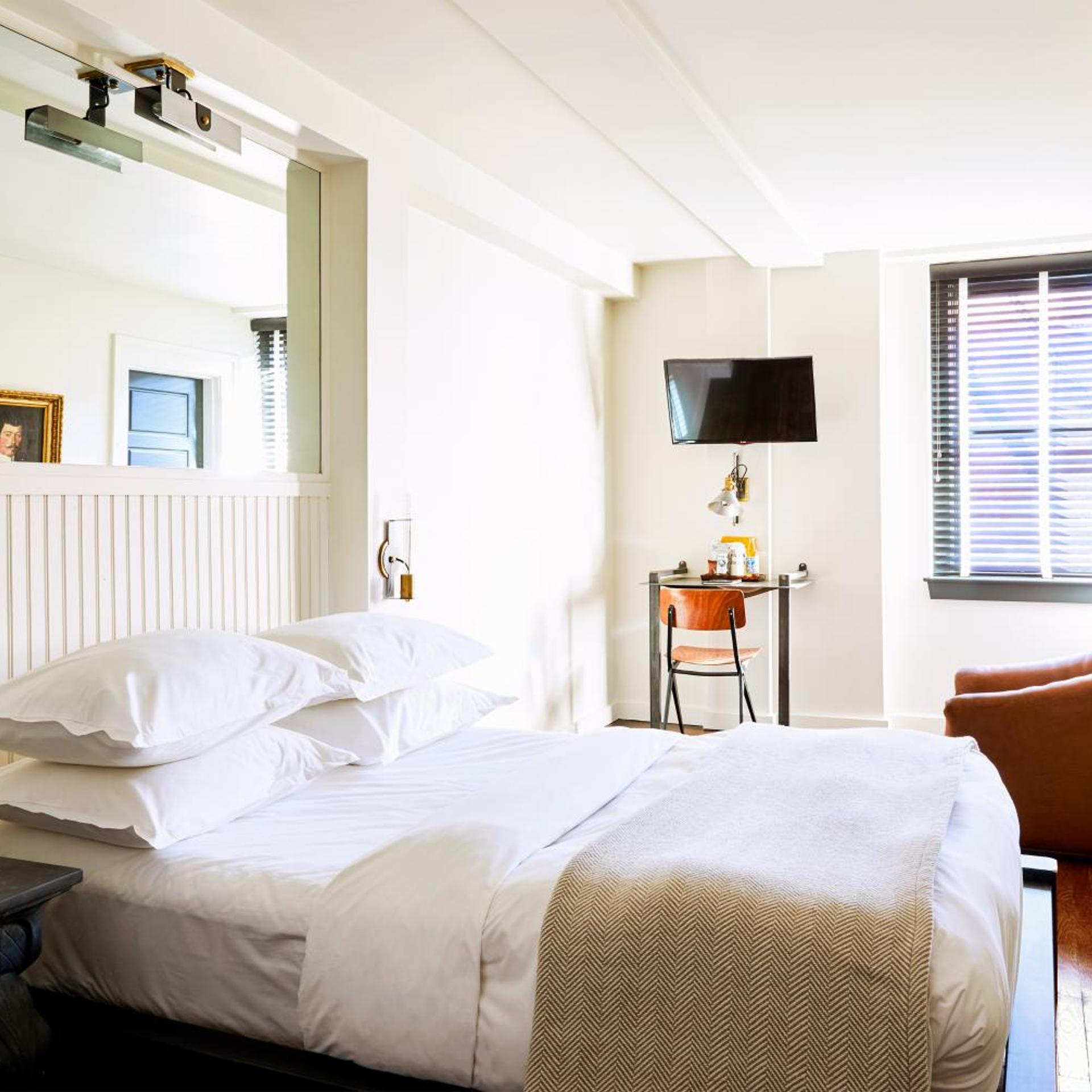 Room, Queen Bed