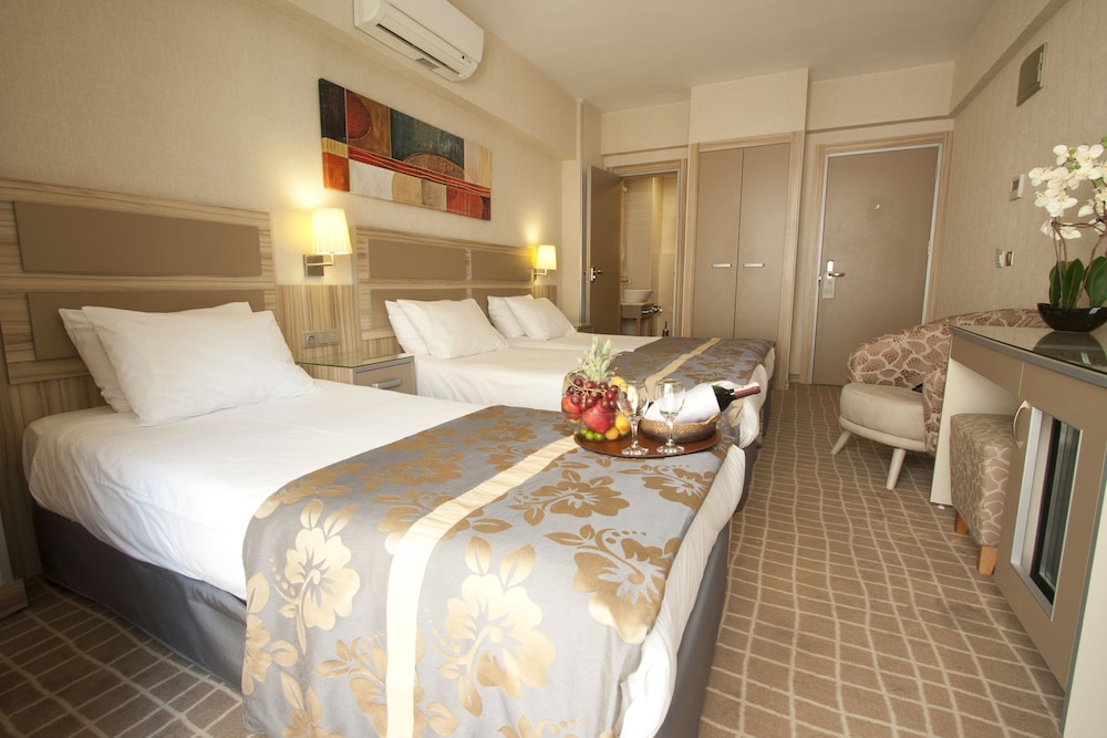 Nanda Hotel 25/63
