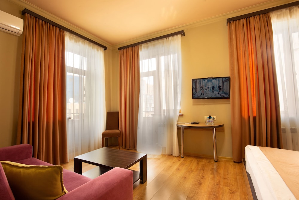 KANTAR HOTEL 34/50