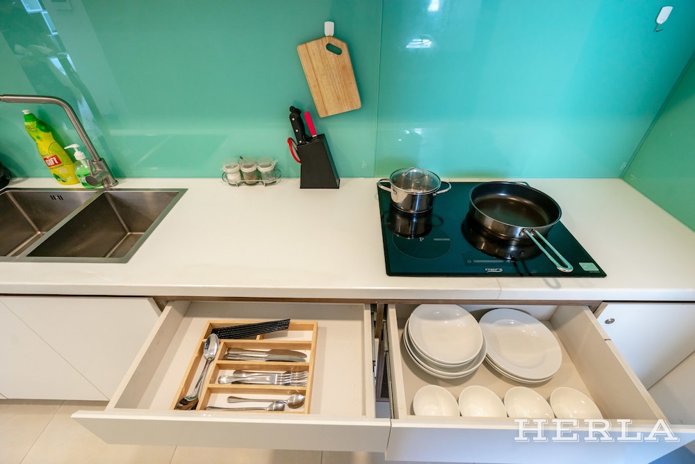 Herla Apartment At Masteri Thao Dien 50/50