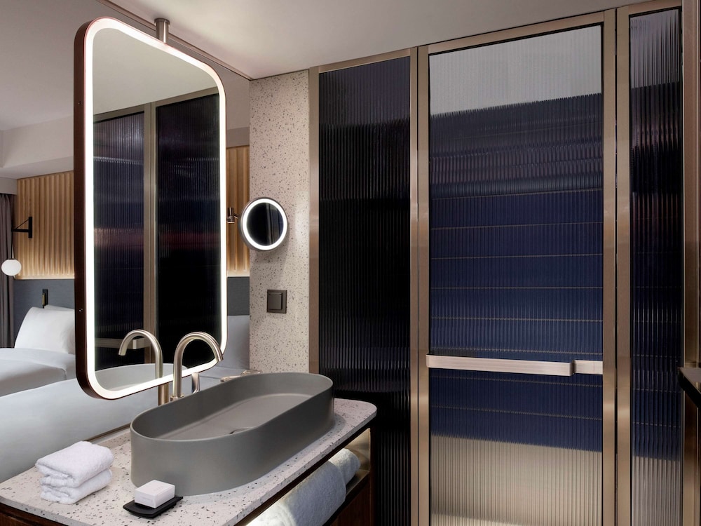 SIGNATURE, TWIN BEDS