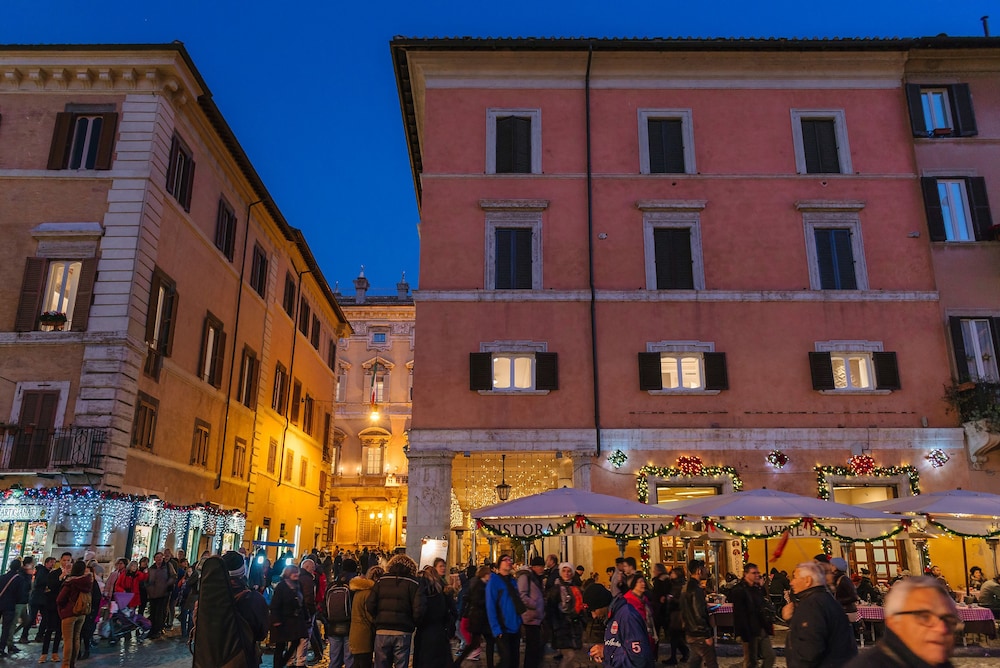 Rhea Silvia Luxury Navona 2/50