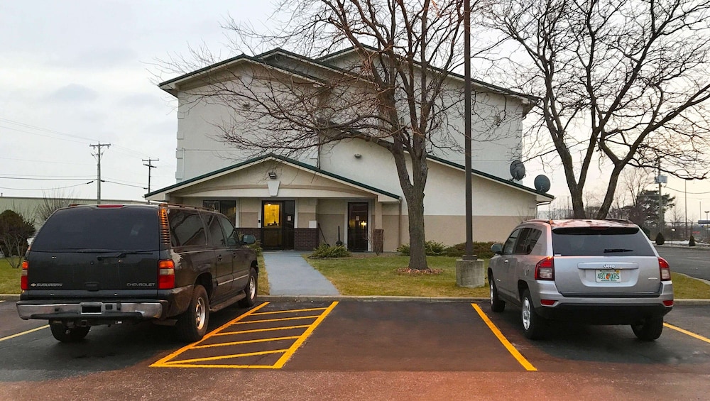 Magnuson Hotel Fort Wayne North Coliseum 3/63