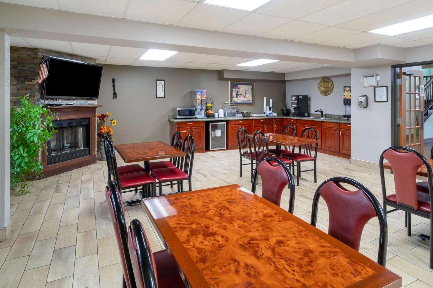 Super 8 by Wyndham Shepherdsville / Louisville South I65 19/32