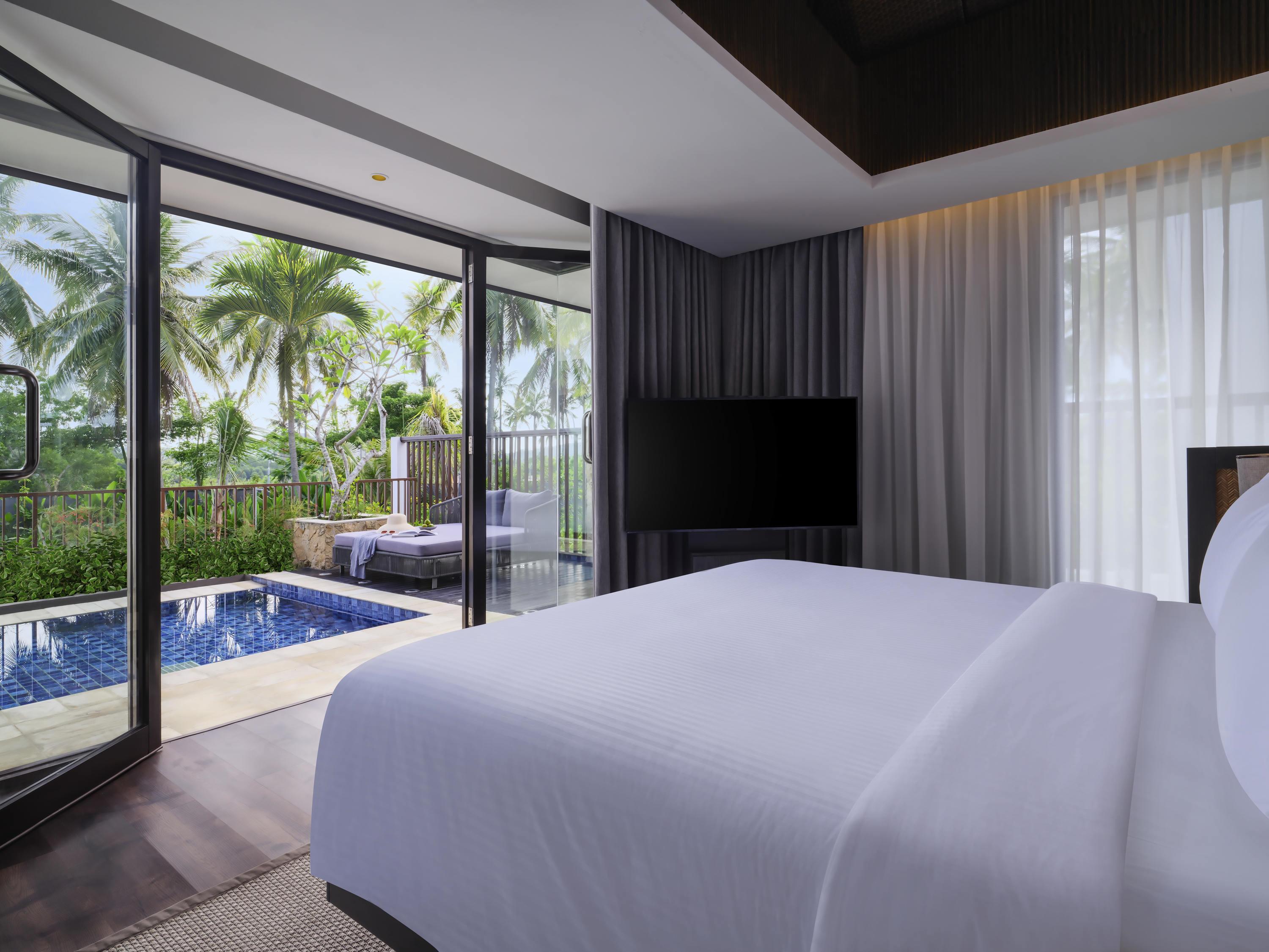 garden suite, 1 king size bed, sundeck, plunge pool