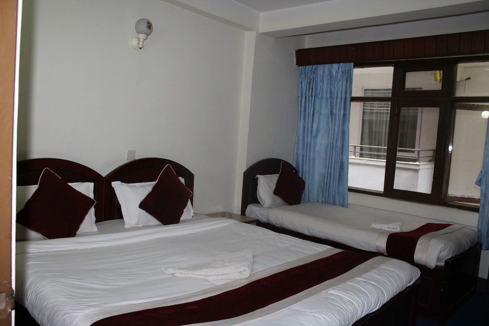 DELUXE, TRIPLE, CITY VIEW, PRIVATE BATHROOM