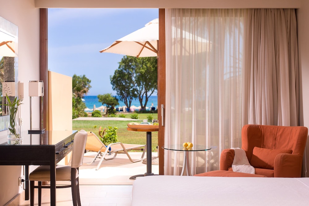Kernos Beach Hotel and Bungalows 28/50