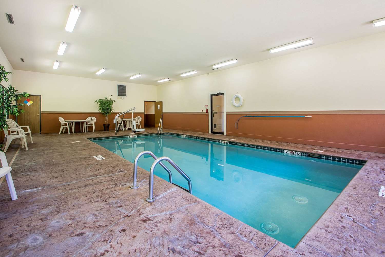 Quality Inn & Suites Decorah 18/23