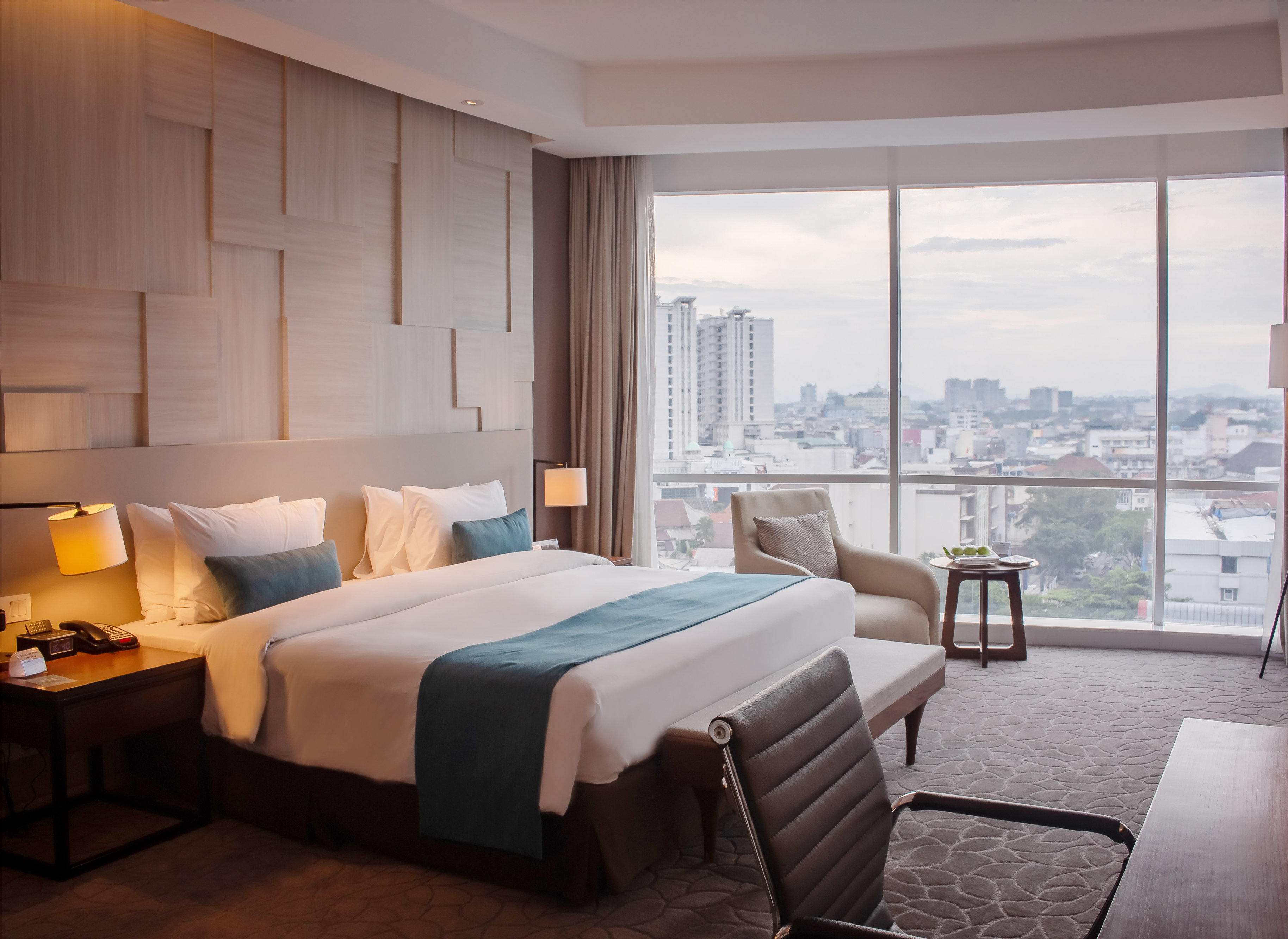 Crowne Plaza Bandung 24/75
